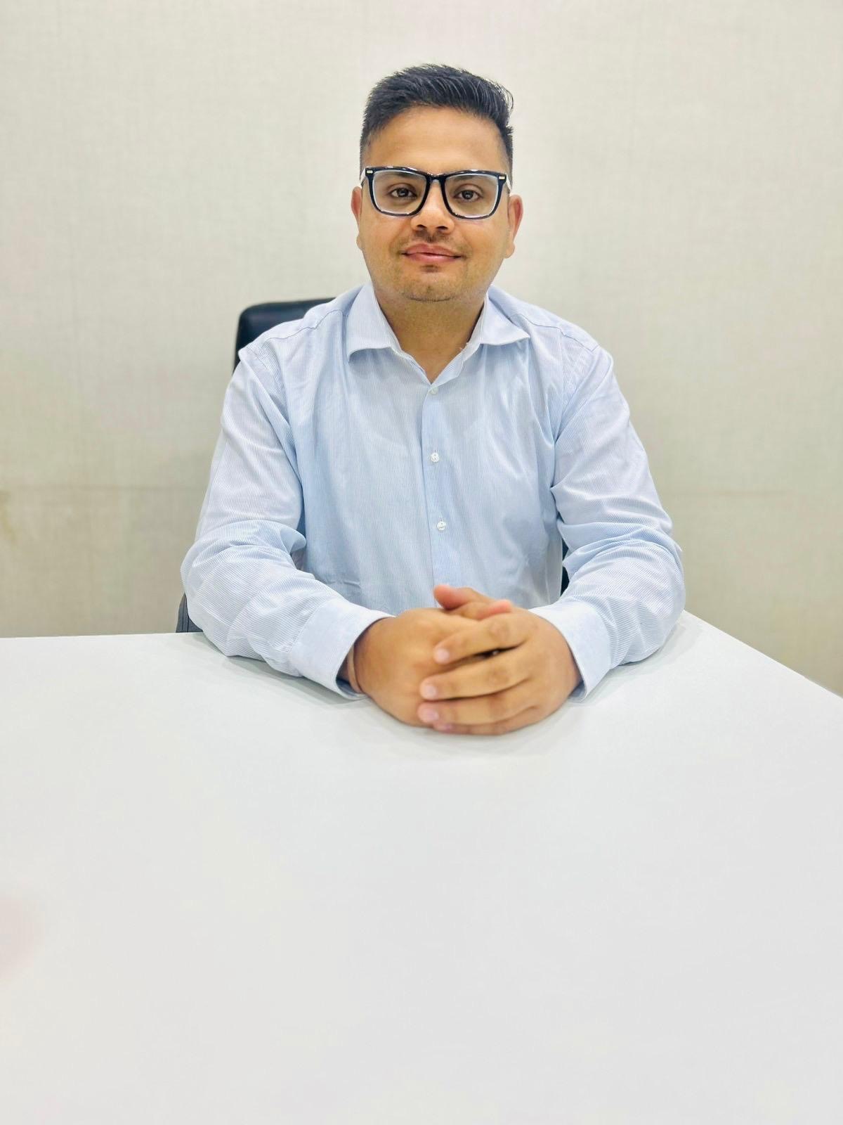 Varun Ratra